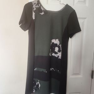 Simply Vera Wang dress with pockets